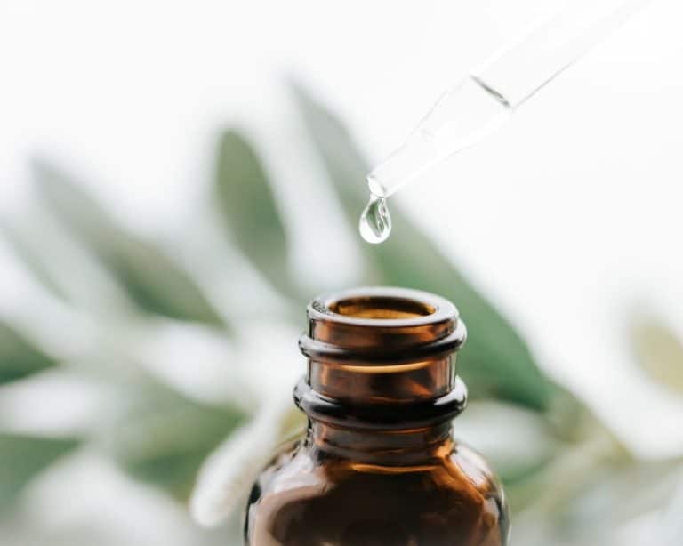 L’huile essentielle de ravintsara, un remède naturel aux nombreux atouts