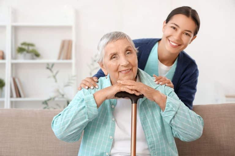Accompagner la perte d'autonomie : comprendre les dispositifs d'aide pour les seniors